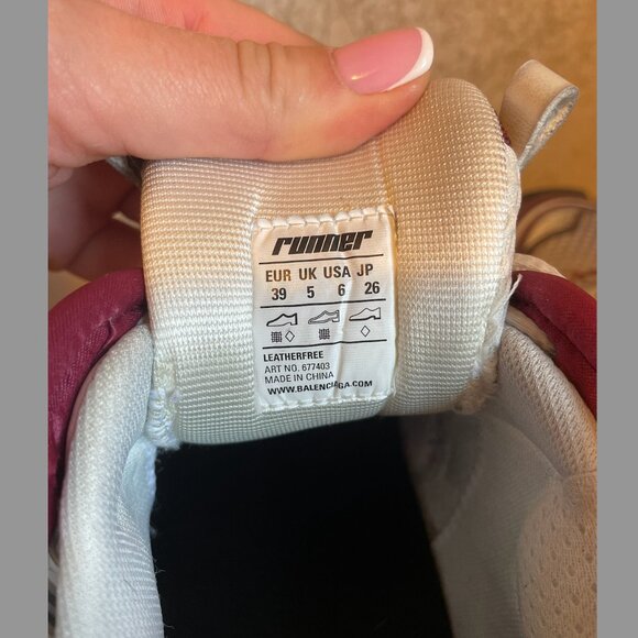 Balenciaga Runner Sneaker Burgundy and White Size:39 - Picture 11 of 15